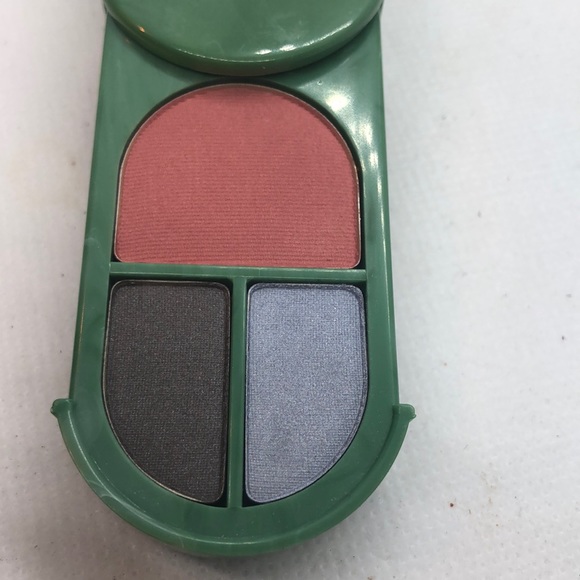 Clinique Mascara, Eye Shadow & Blush - Picture 5 of 7